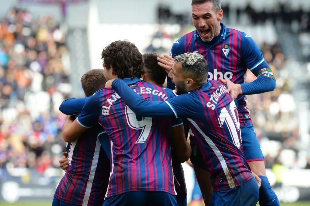 我们期待他 我们期待他