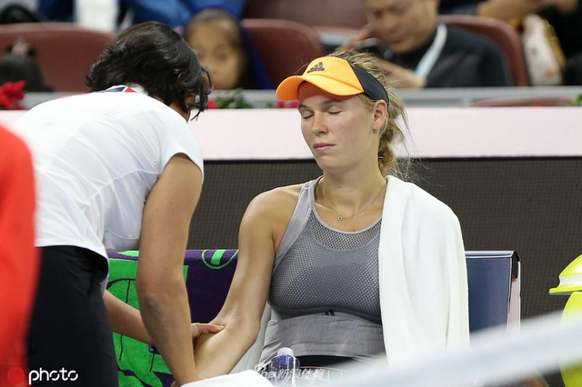 她与搭档在 她与搭档在