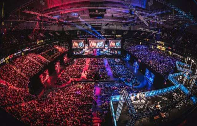 镇主场不败 镇主场不败